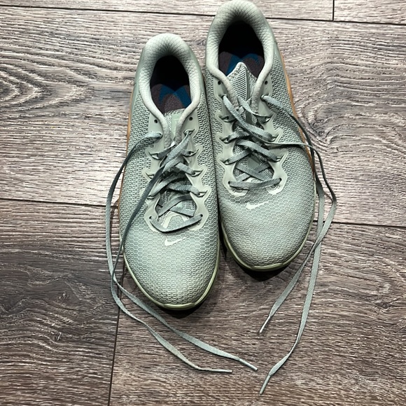 Size  8.5- Mens Nike Metcon 5 Jade Horizon Green Training Shoes - Picture 2 of 8